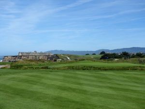 Half Moon Bay (Ocean) 16th Approach